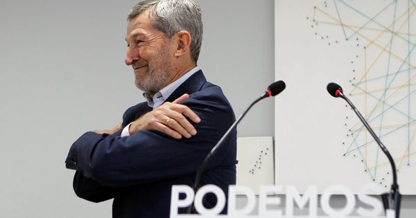 Foto: El exJemad Julio Rodríguez, en la sede de Podemos el pasado mes de diciembre tras ser elegido en primarias secretario general municipal en Madrid. (EFE)