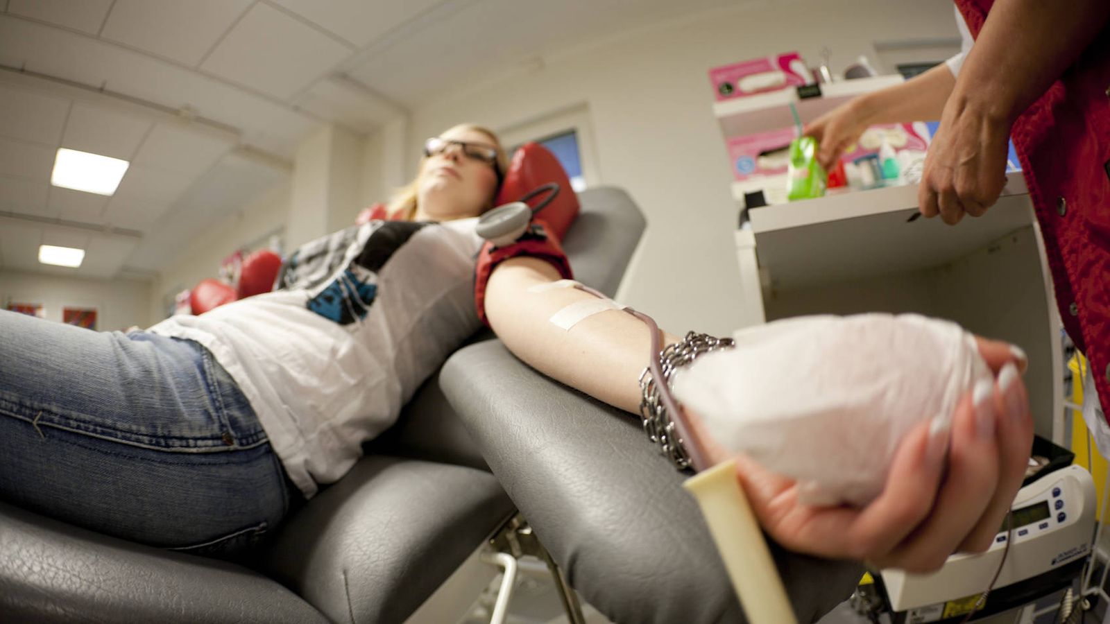 Foto: Una donante de sangre