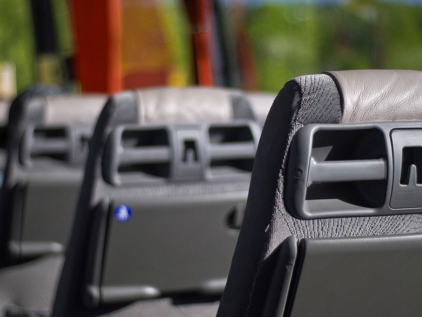 Interior de un autobús de transporte escolar. (Pixabay)
