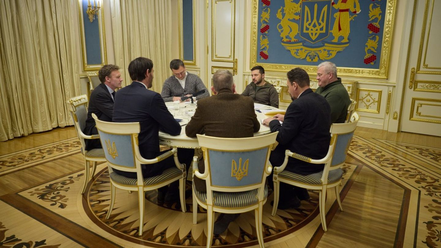 Zelenski en una reunión con el Ministerio de Exteriores holandés. (Presidente de Ucrania)