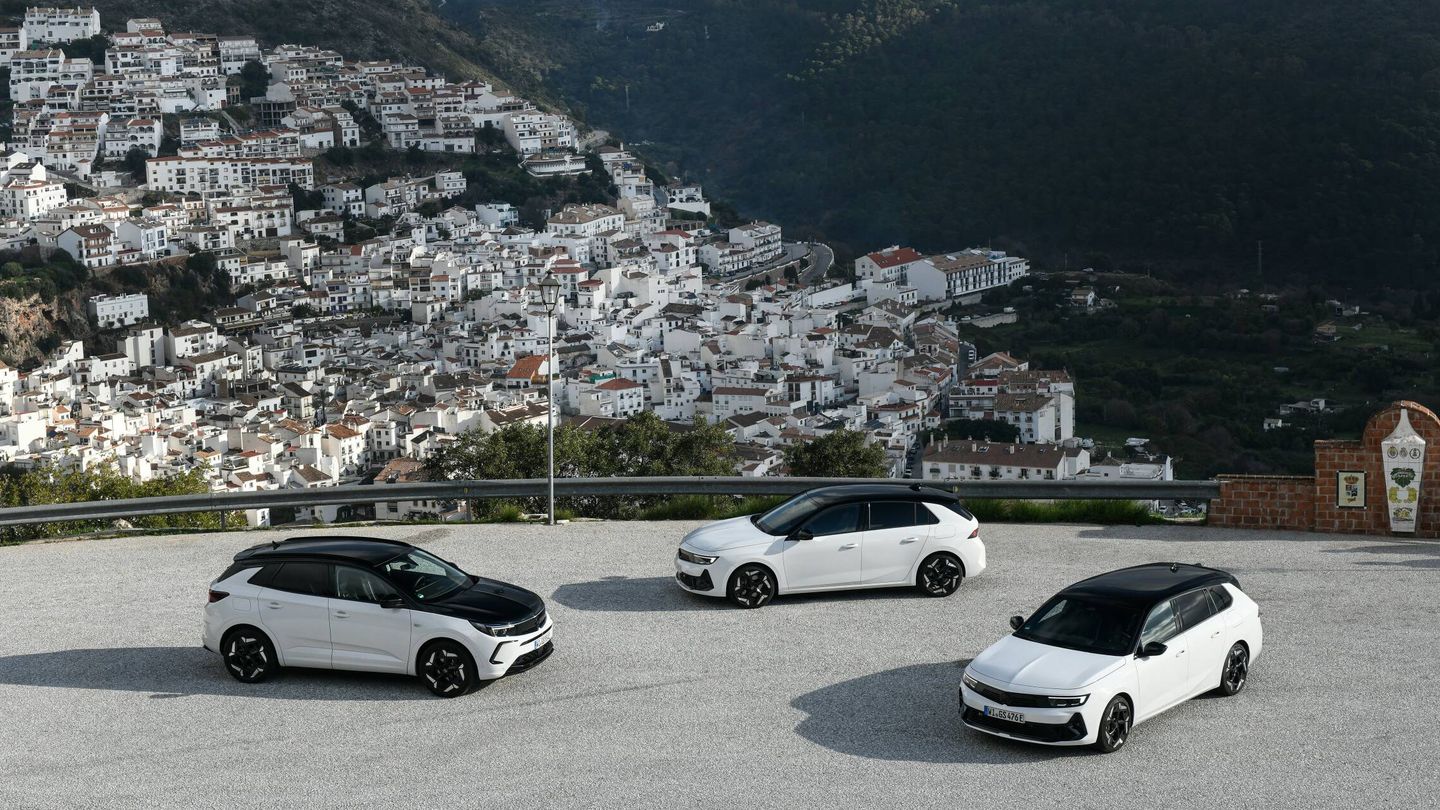 Los tres primeros Opel GSe son híbridos enchufables, pero habrá GSe eléctricos.