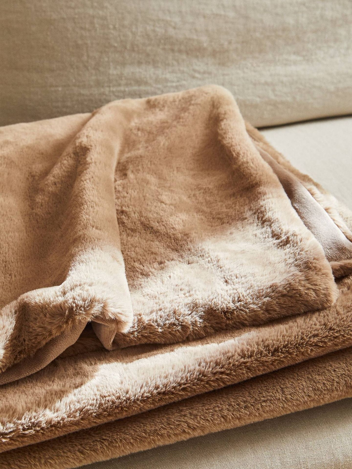 Zara Home nos prepara para el frío con las mantas más suaves