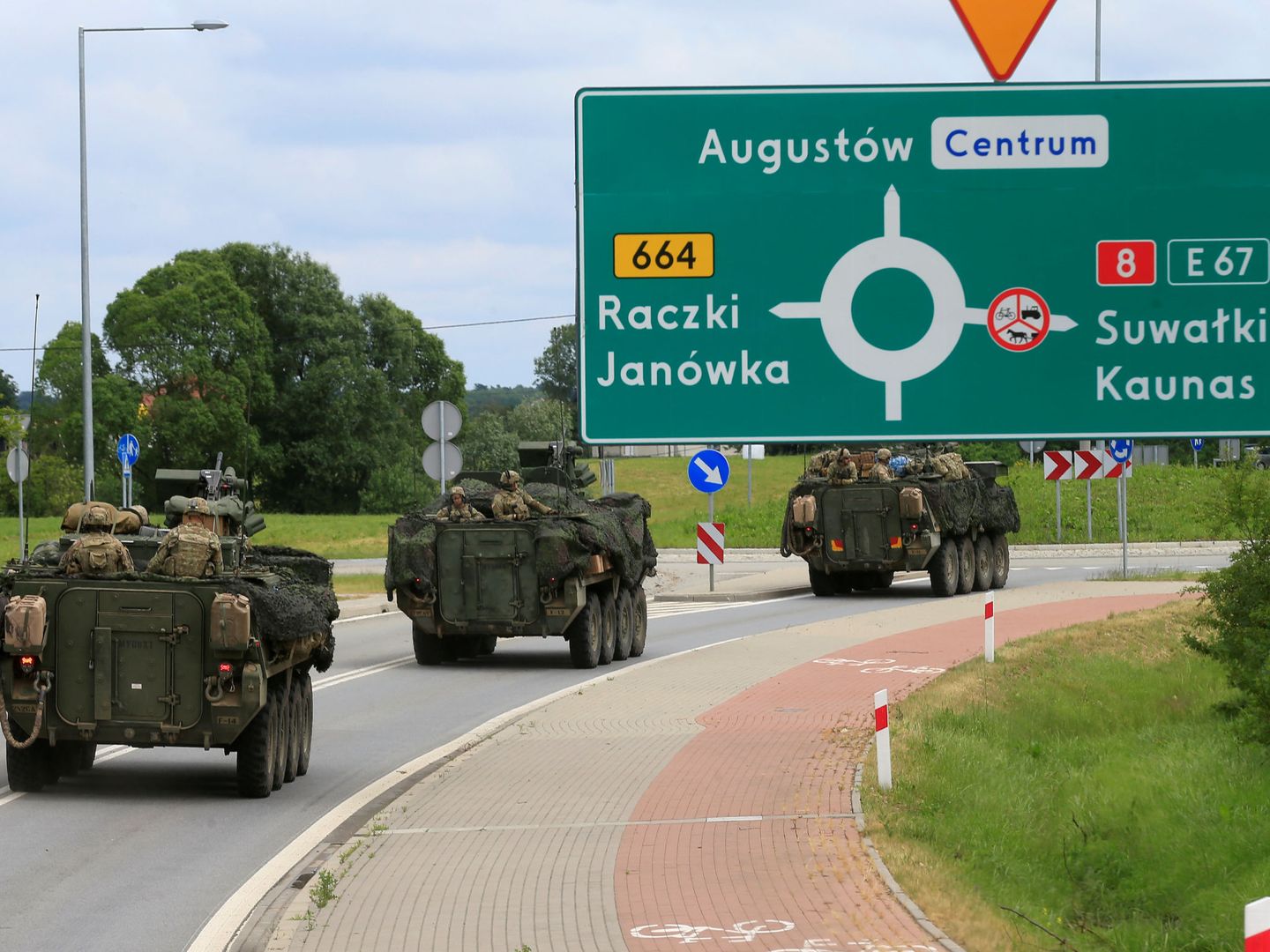 Un convoy militar estadounidense se dirige a Suwalki, en junio de 2017. (Reuters)