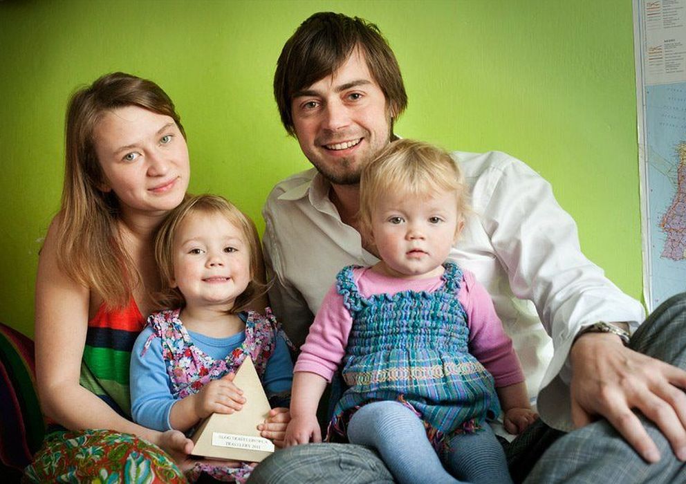Foto: 'The family without borders' al completo: Anna, Thomas, Hanna y Mila. (Thefamilywithoutborders.com)