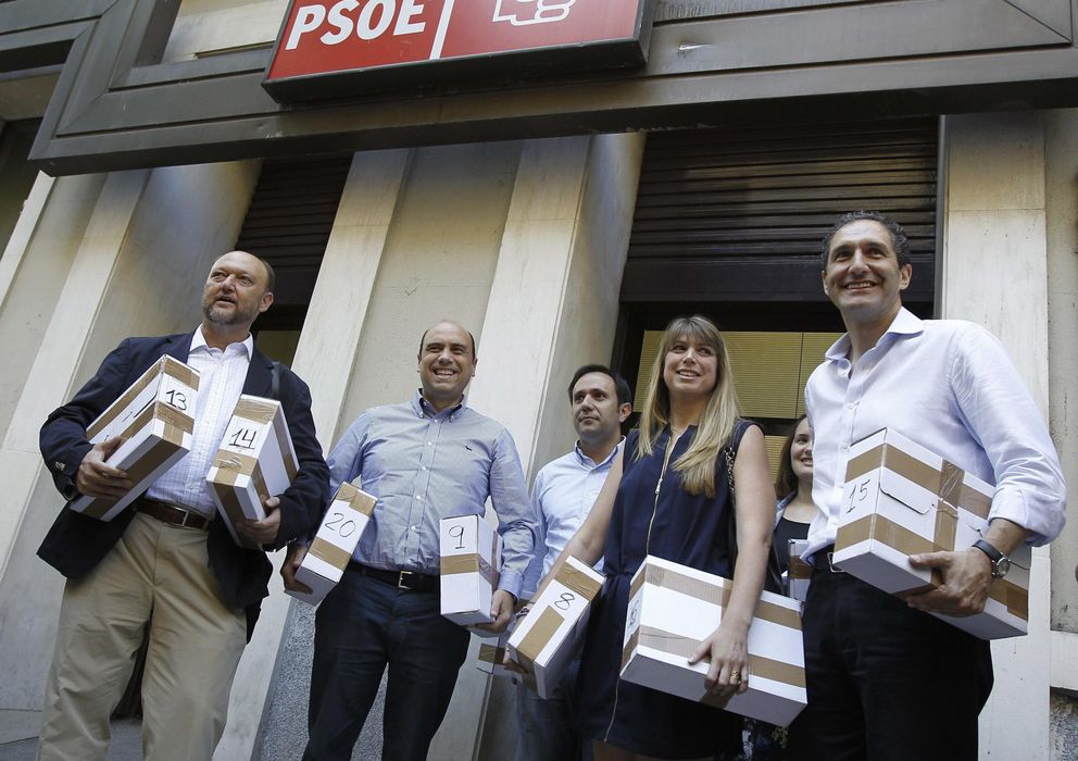 Foto: Los avales del candidato Pedro Sánchez casi duplican a los de Madina. (EFE)