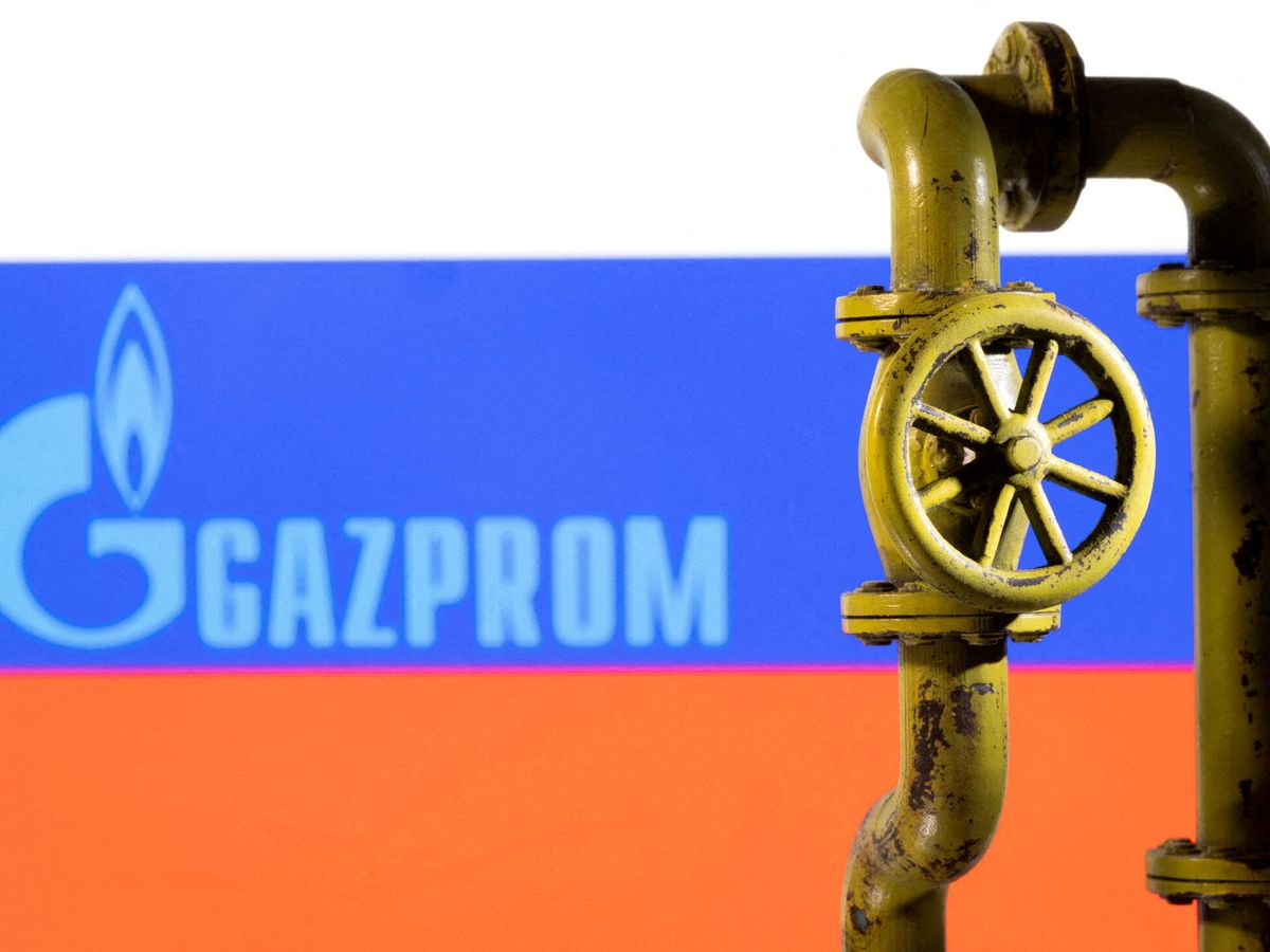 Foto: Ilustración 3D del logo de Gazprom. (Reuters/Dado Ruvic). 