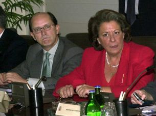 Álvaro de la Cruz con Rita Barberá (EFE)