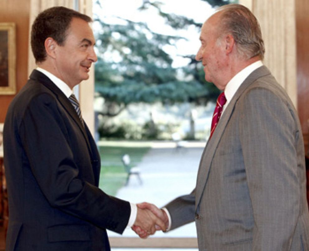 Foto: Zarzuela castiga a la prensa para que Zapatero y Rajoy no le roben protagonismo al Rey