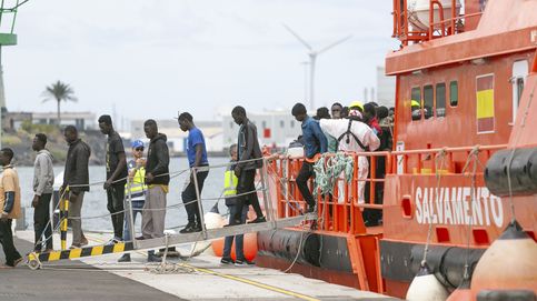 Rescatan a 130 migrantes que se dirigían a Canarias 
