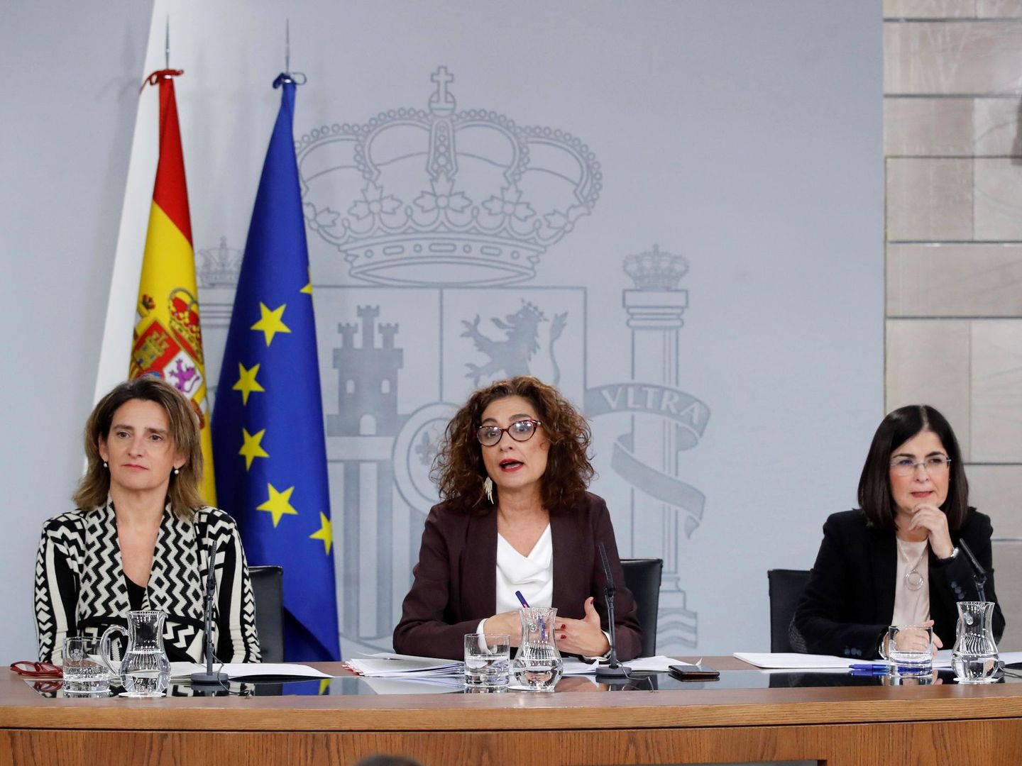 Teresa Ribera, María Jesús Montero y Carolina Darías, tras el Consejo de Ministros. (EFE)
