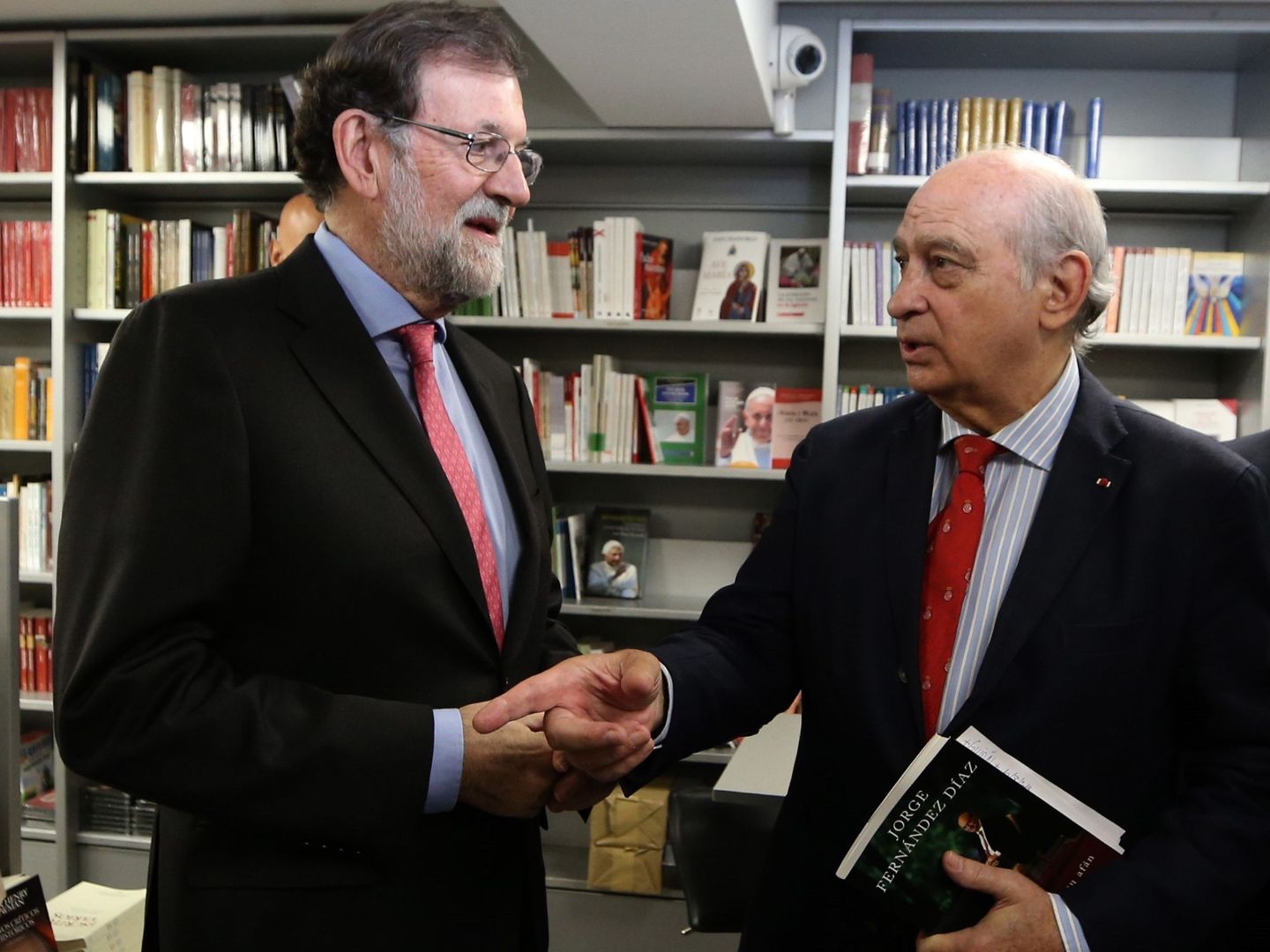 Mariano Rajoy y Fernández Díaz. (EFE)