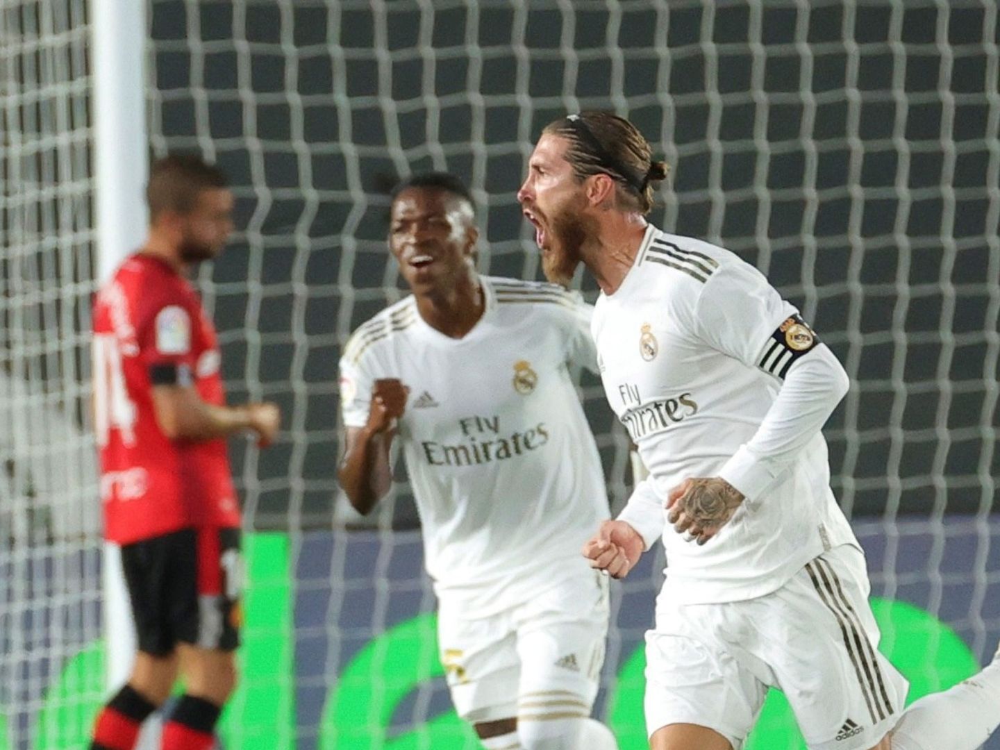 Sergio Ramos celebra el gol de falta contra el Mallorca. (EFE)