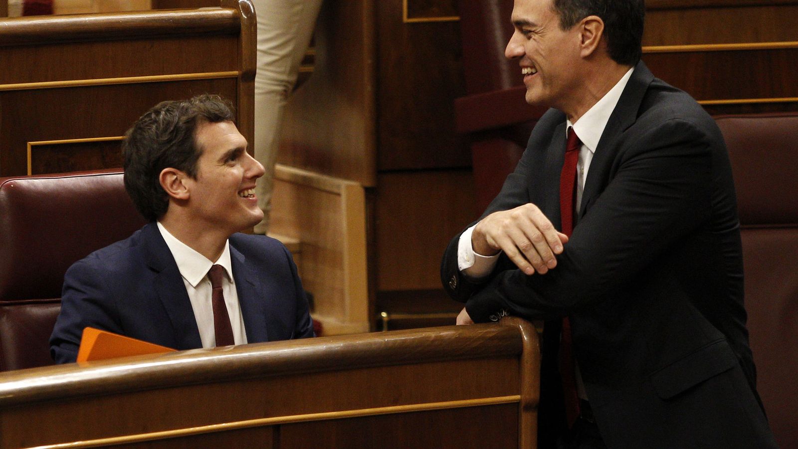 Foto: Albert Rivera y Pedro Sánchez, en el Congreso. (EFE)