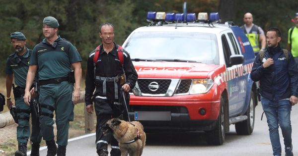 Foto: La Guardia Civil y voluntarios, durante el dispositivo de búsqueda de Blanca Fernández Ochoa. (EFE)