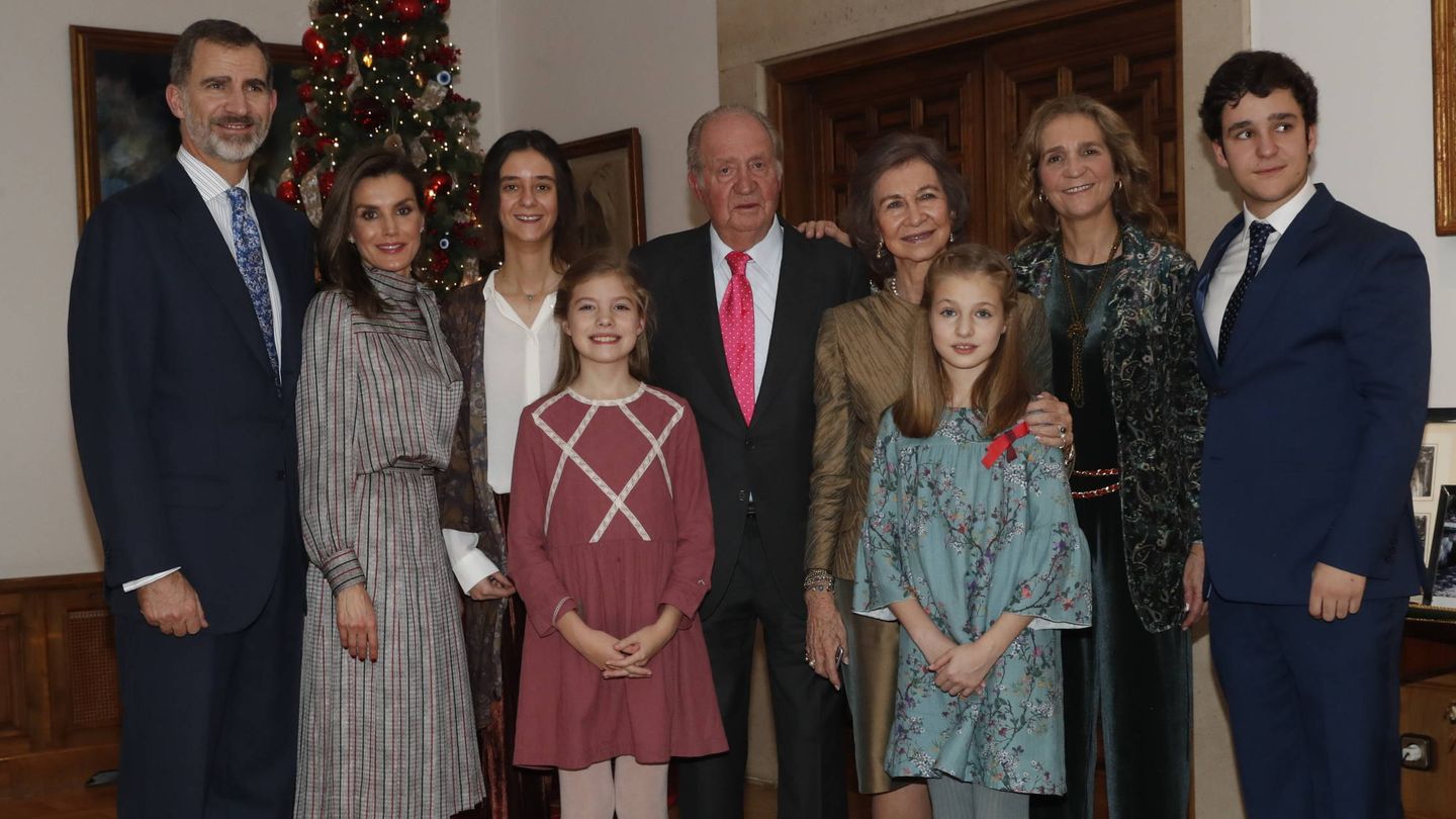 Fotografía familiar durante la celebración del 80 cumpleaños de don Juan Carlos. (Casa Real)