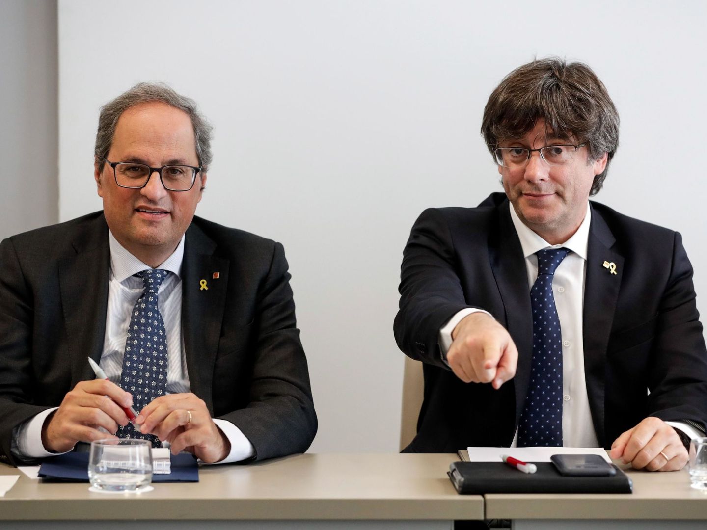 El presidente de la Generalitat, Quim Torra (i), y su antecesor, Puigdemont, en Bruselas. (EFE)