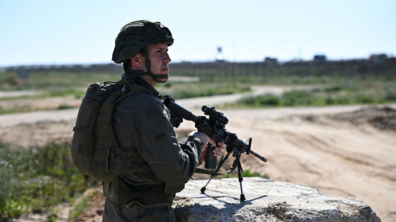 Foto: Un soldado israelí hace guardia. (Reuters/Dylan Martinez)