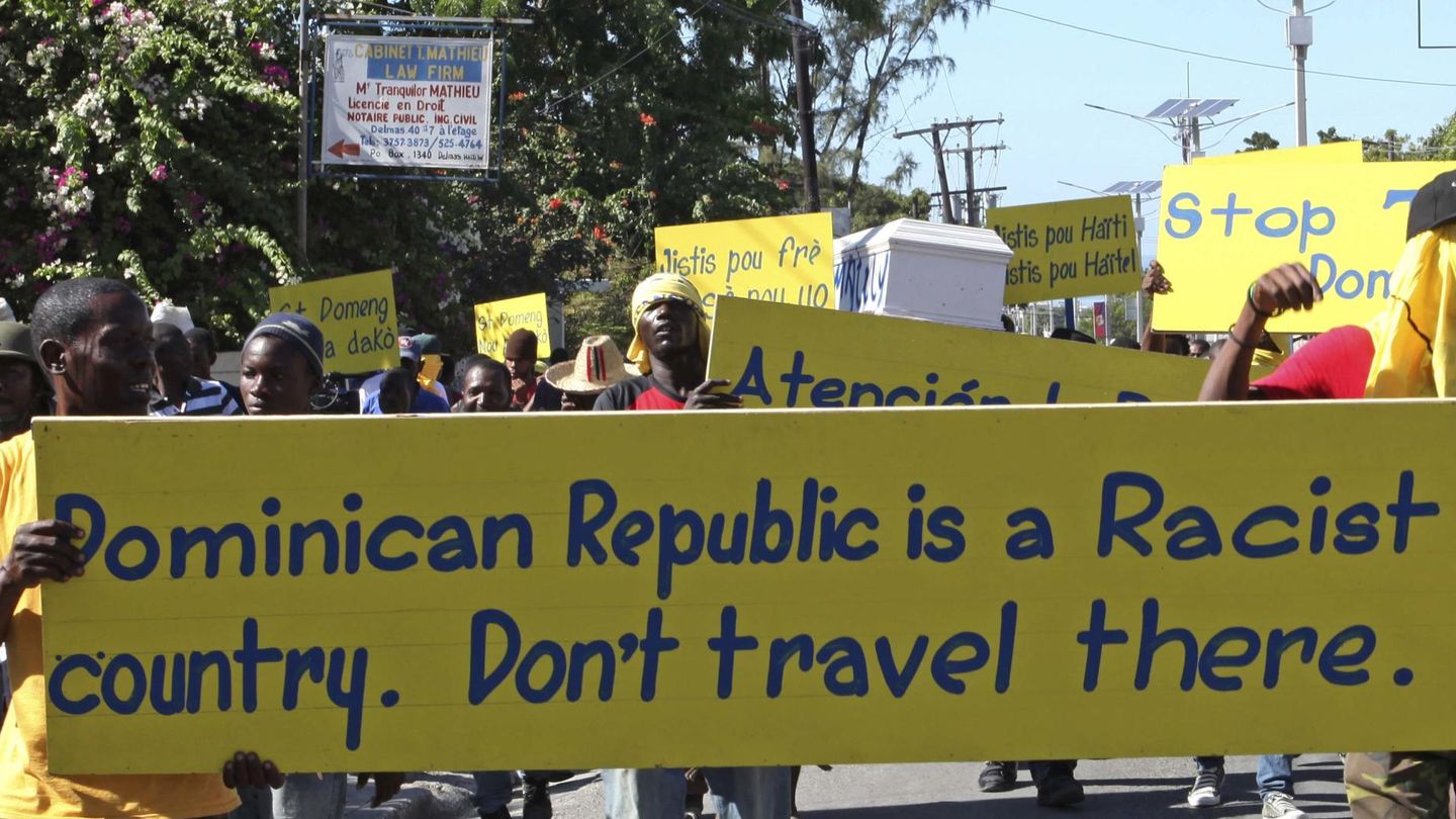 Haitianos protestan en Puerto Príncipe contra el fallo del Constitucional dominicano (Reuters).