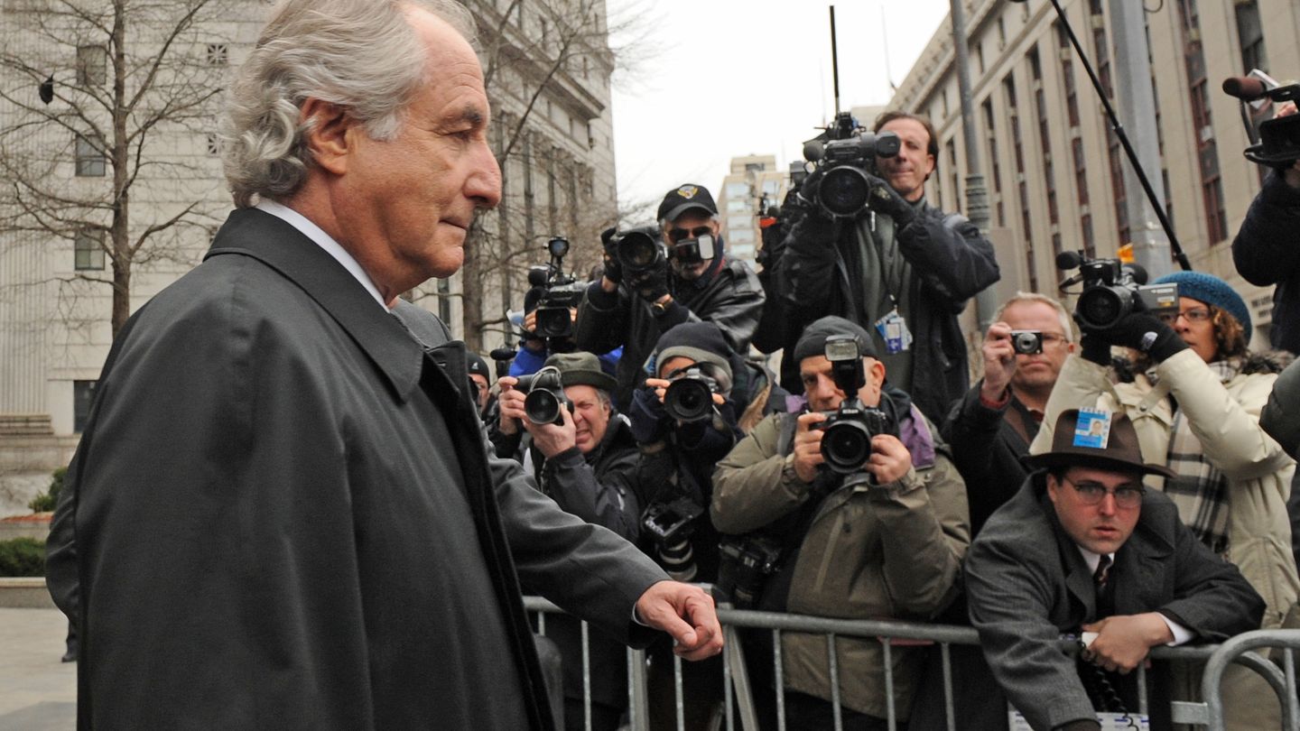Bernard Madoff, tras enfrentarse a un juicio por fraude en 2009 (I.C.)