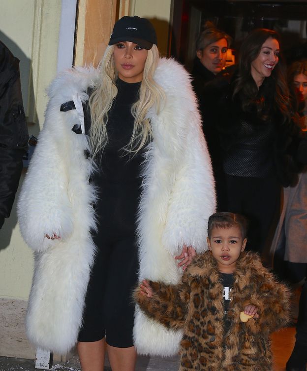 Foto: Kim Kardashian con su hija North en Nueva York (Gtres)