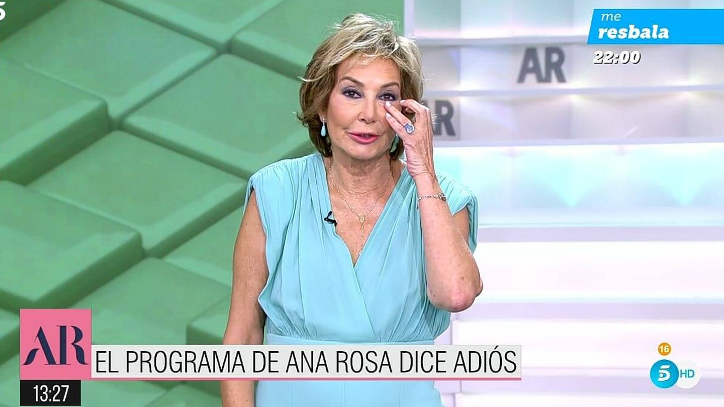 Ana Rosa Quintana se emociona durante su discurso de despedida. (Mediaset)