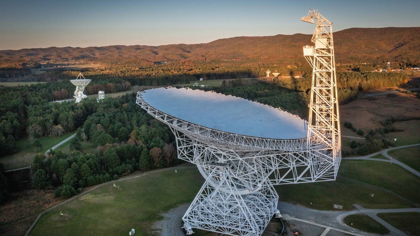 El Green Bank Observatory en Virginia, EEUU. (Jay Young/Green Bank Observatory)