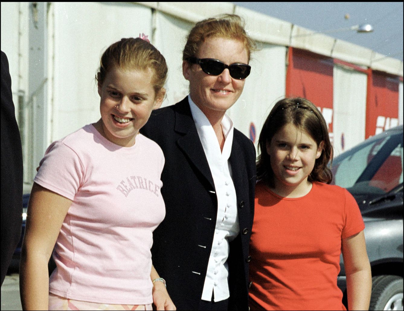 Sarah Ferguson y sus hijas Beatriz y Eugenia en 1990 (Gtres)
