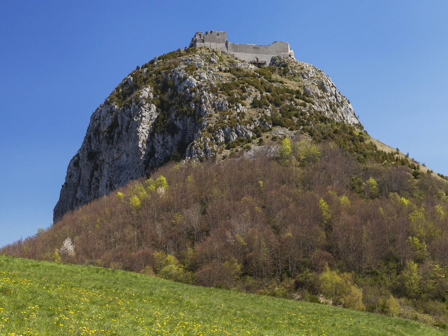 El castillo de Montsegur, en la Occitania francesa. (iStock)