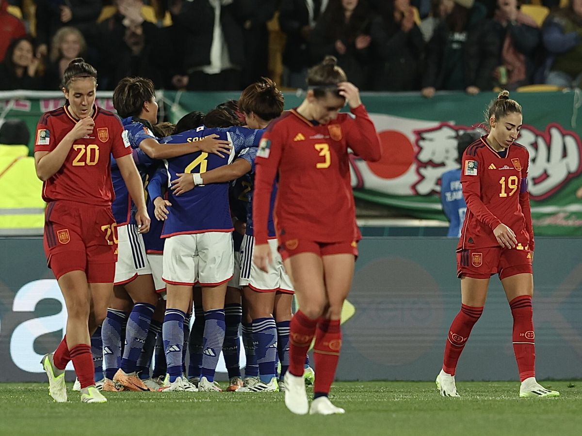 Foto: Japón celebra uno de los goles ante España. (EFE/Ritchie B. Tongo)