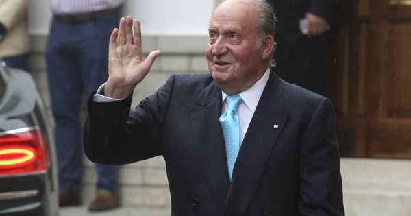 Foto: El rey Juan Carlos, en una boda en Granada. (Getty)