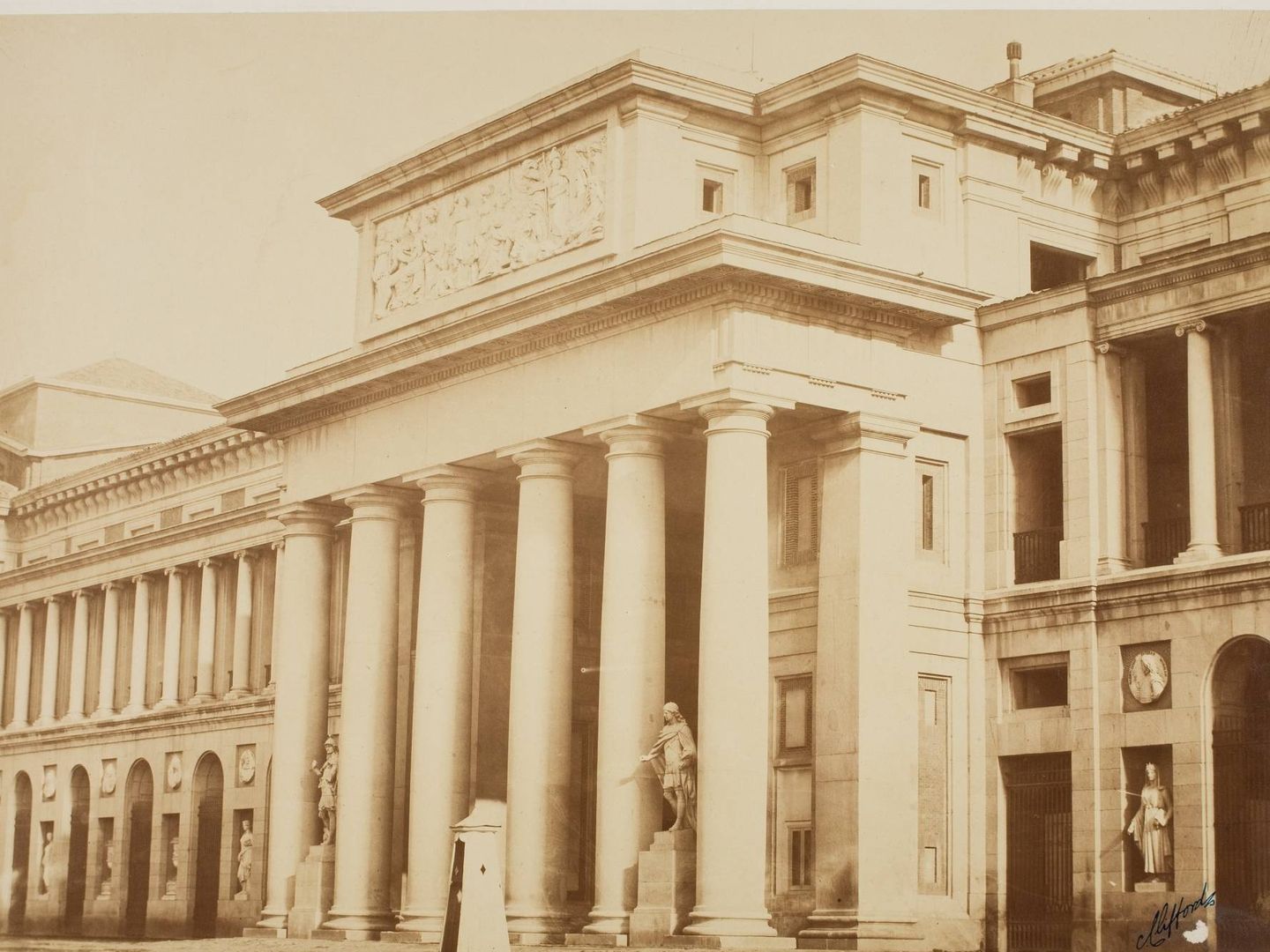 Museo del Prado. Puerta de Velázquez. Charles Clifford. 1860-62. Museo del Prado.
