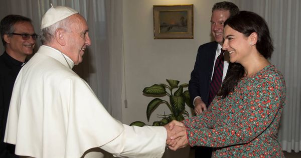 Foto: El papa Francisco y Paloma García Ovejero. (Reuters)
