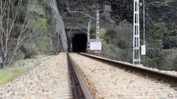 Muere un hombre tras ser arrollado por un tren en El Burgo Ranero (León)