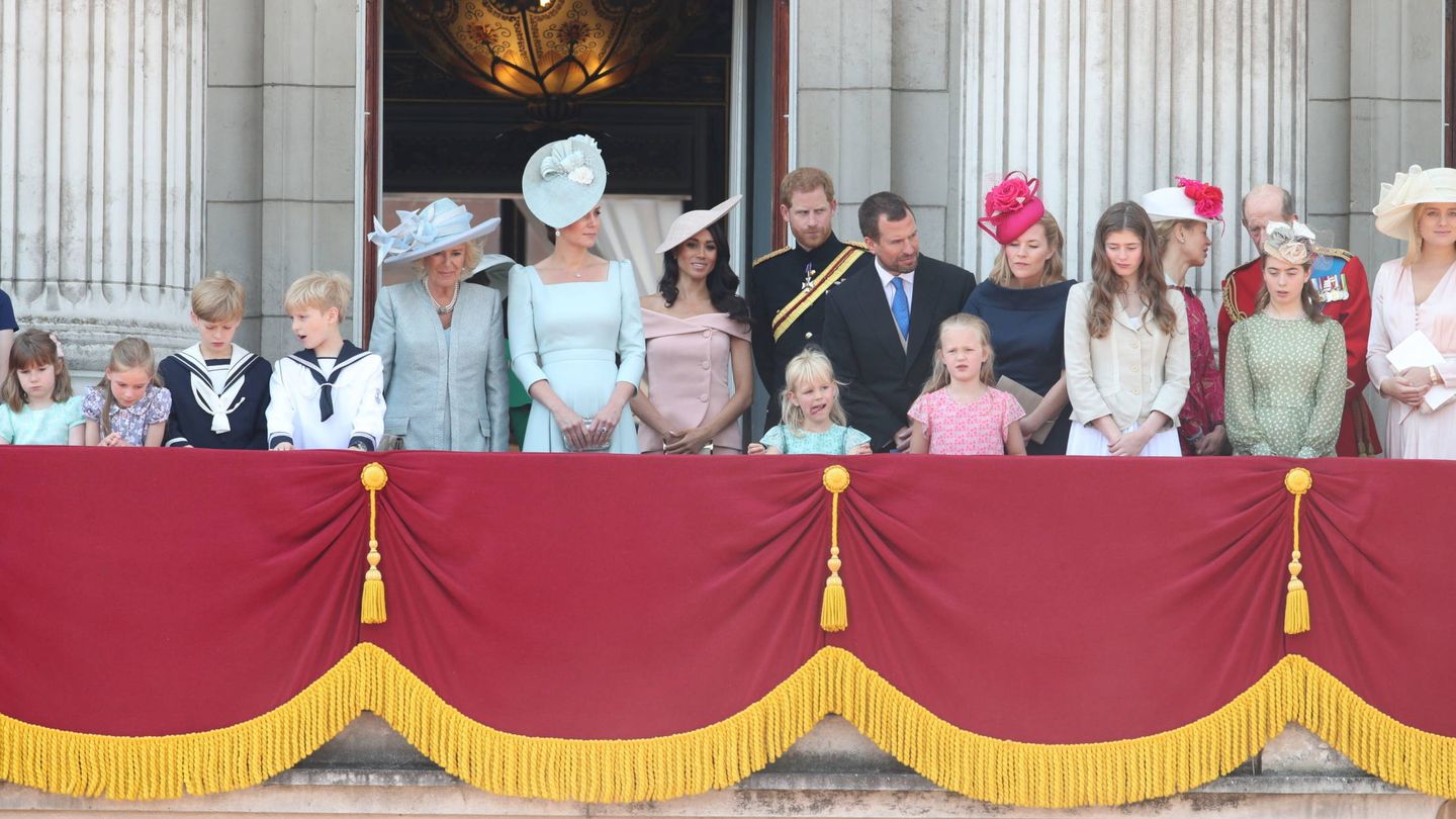 La familia real inglesa al completo, en el balcón de Buckingham Palace. (Gtres)