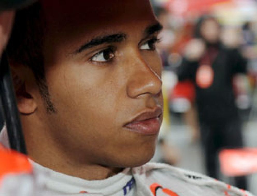 Foto: Hamilton, "desilusionado" tras la resolución de la FIA
