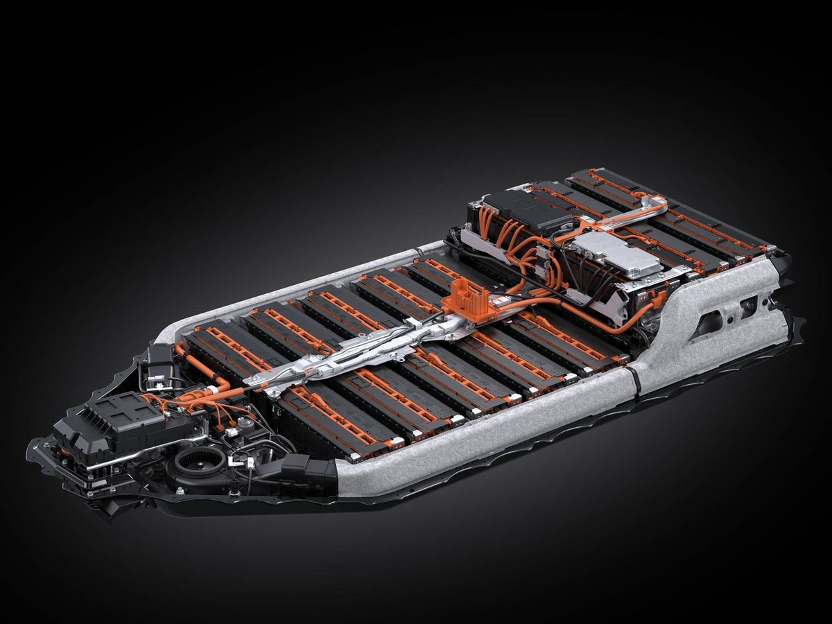 Foto: El alma de los coches eléctricos es su pack de baterías, que puede llegar a pesar 750 kg. 