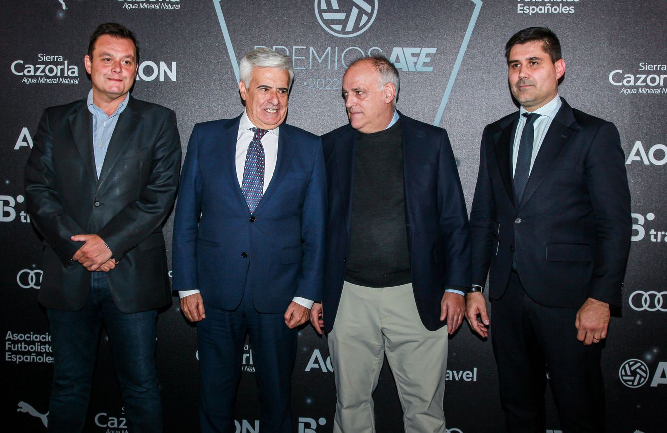 Víctor Francos, Pedro Rocha, Javier Tebas y David Aganzo, en los premios AFE. (AFP7) 