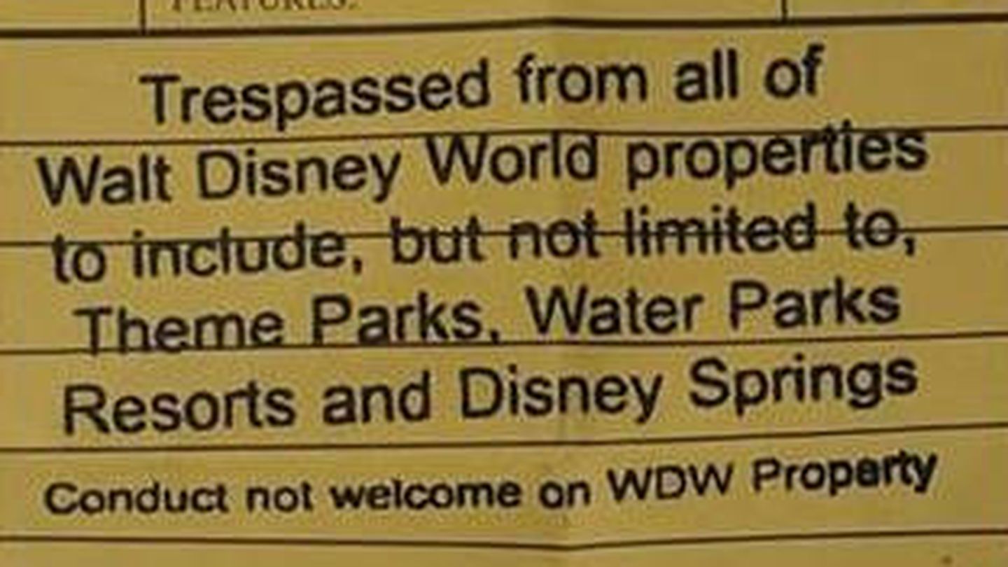 Esta es la nota que le prohíbe volver a entrar en ningún parque de Disney (Foto: Facebook)
