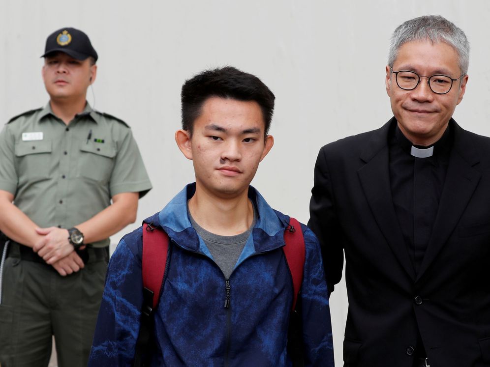 Foto: Chan tong-kai, el joven que fue acusado de asesinar a su novia en Taiwan, sale de prisión de Hong Kong. (Reuters)