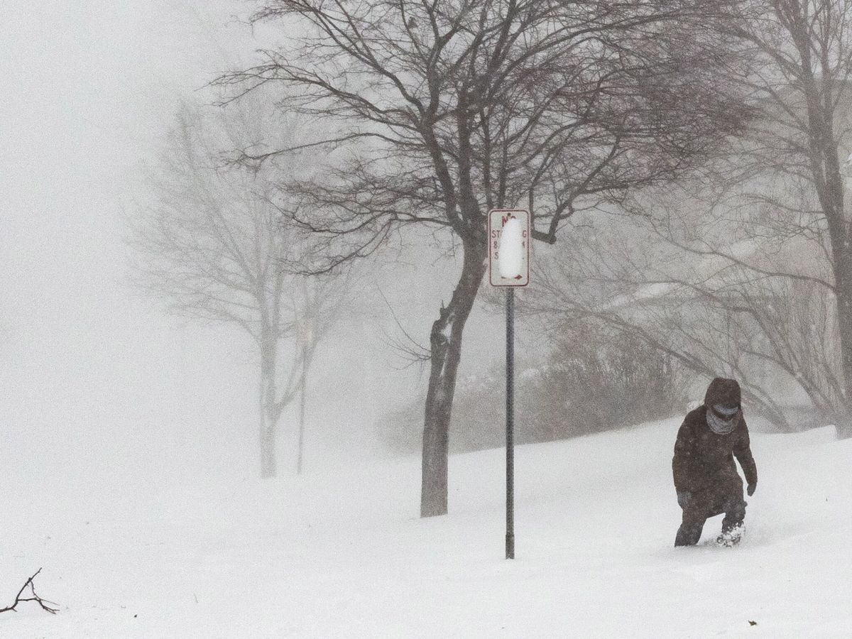 Foto: Tormenta de invierno en Buffalo (Nueva York). (EFE/EPA/Jalen Wright)