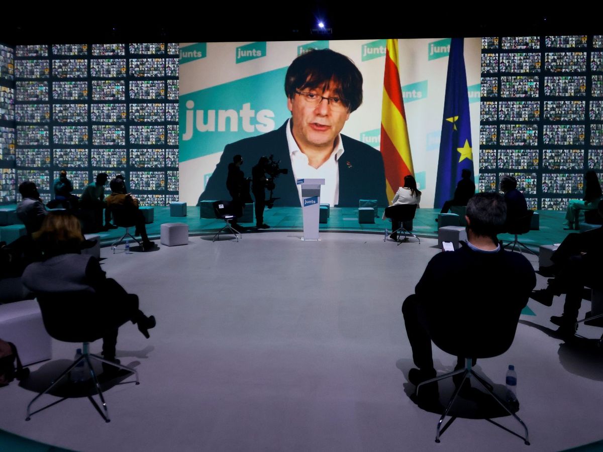 Foto: Intervención por videoconferencia del expresidente catalán Carles Puigdemont. (EFE)