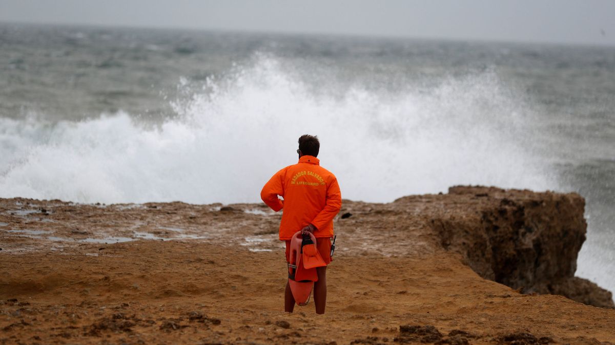 Huracán Leslie: fuertes vientos en Cascais (Portugal)