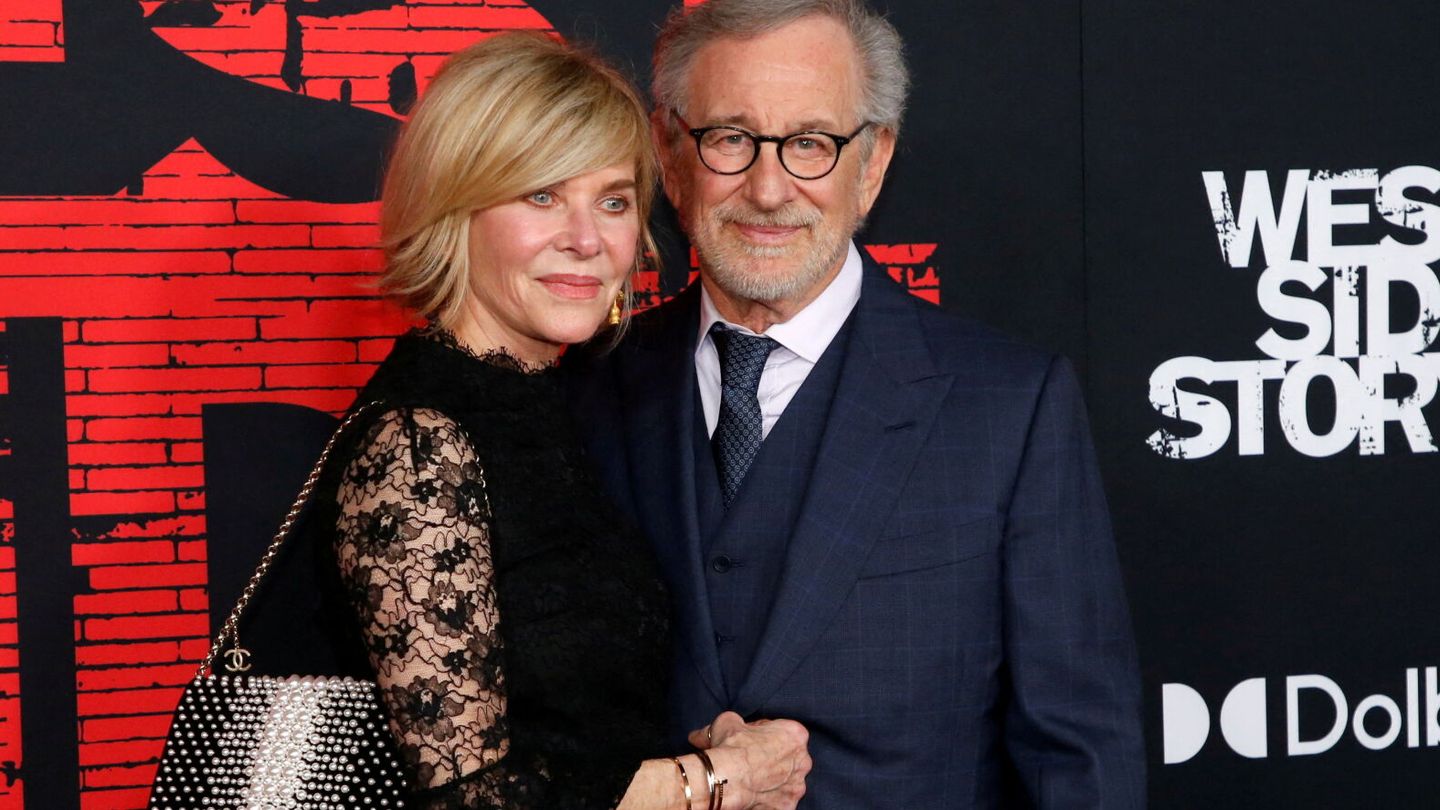 Kate Capshaw y Steven Spielberg, en la première de 'West Side Story' en Los Ángeles. (Reuters/Mario Anzuoni)