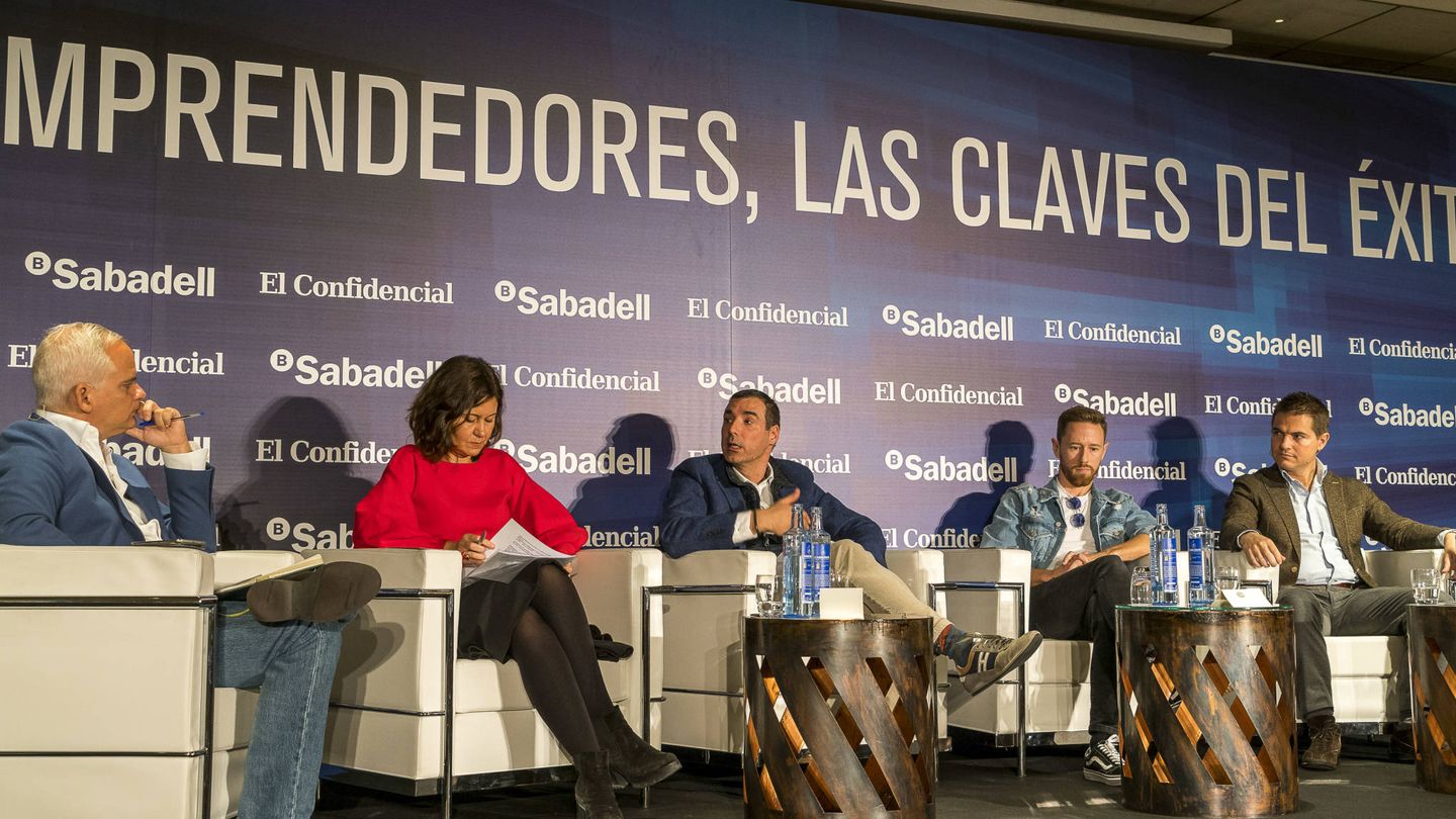 De izda. a dcha.: Alberto Artero (El Confidencial), Yolanda Pérez (BStartup), Miguel Vicente (Antai), Francisco Pérez (Hawkers) y David Hernández (Pangea).
