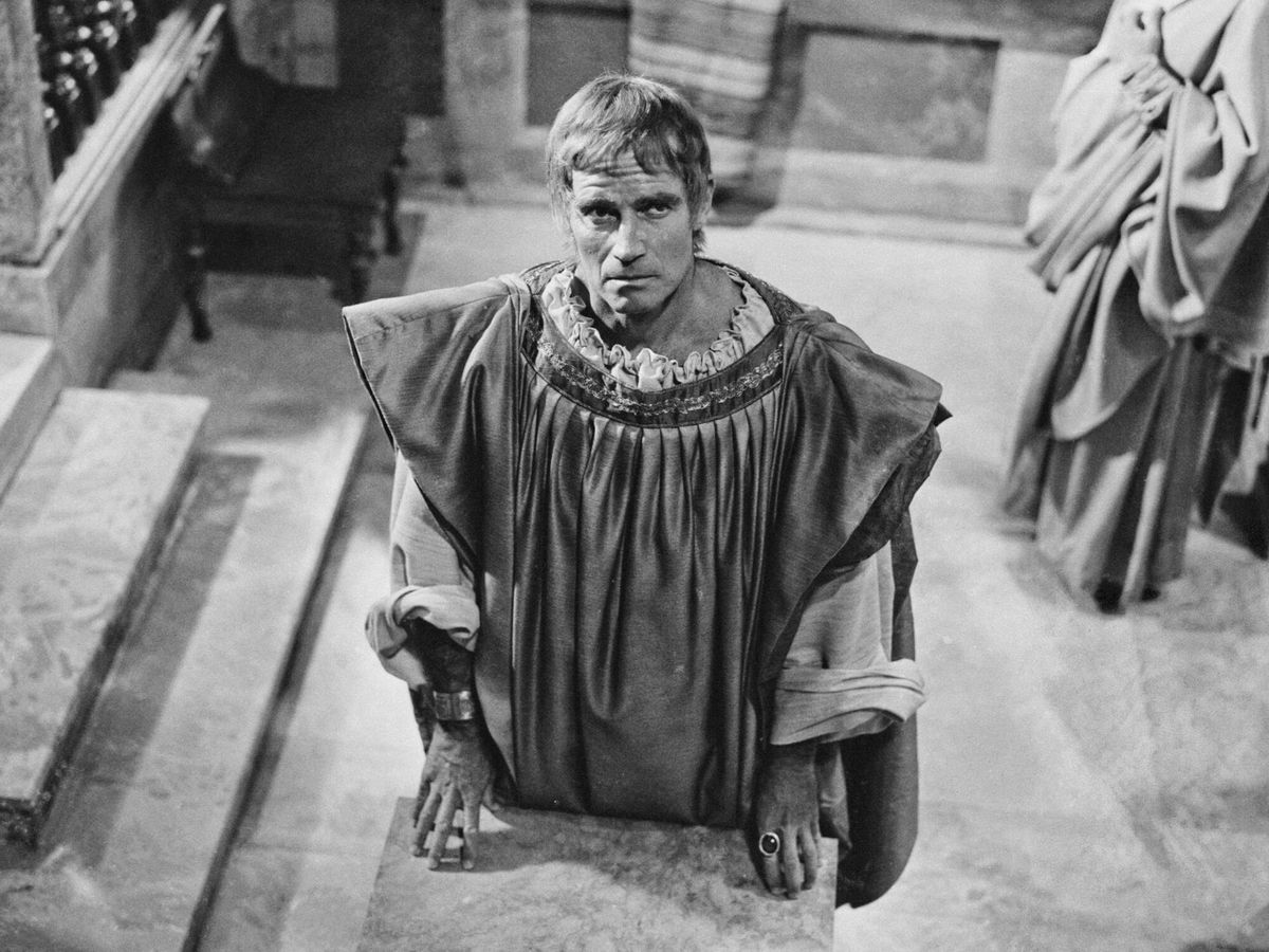 Foto: Julio César interpretado por Charlton Heston en 'Asesinato de Julio César'. (Getty/Hulton Archive/Daily Express/David Cairns)
