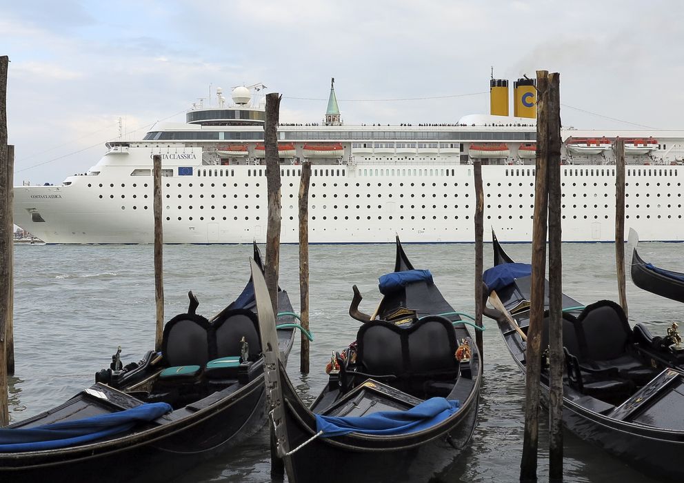 Foto: Crucero visto desde el lago de Venecia (Reuters)