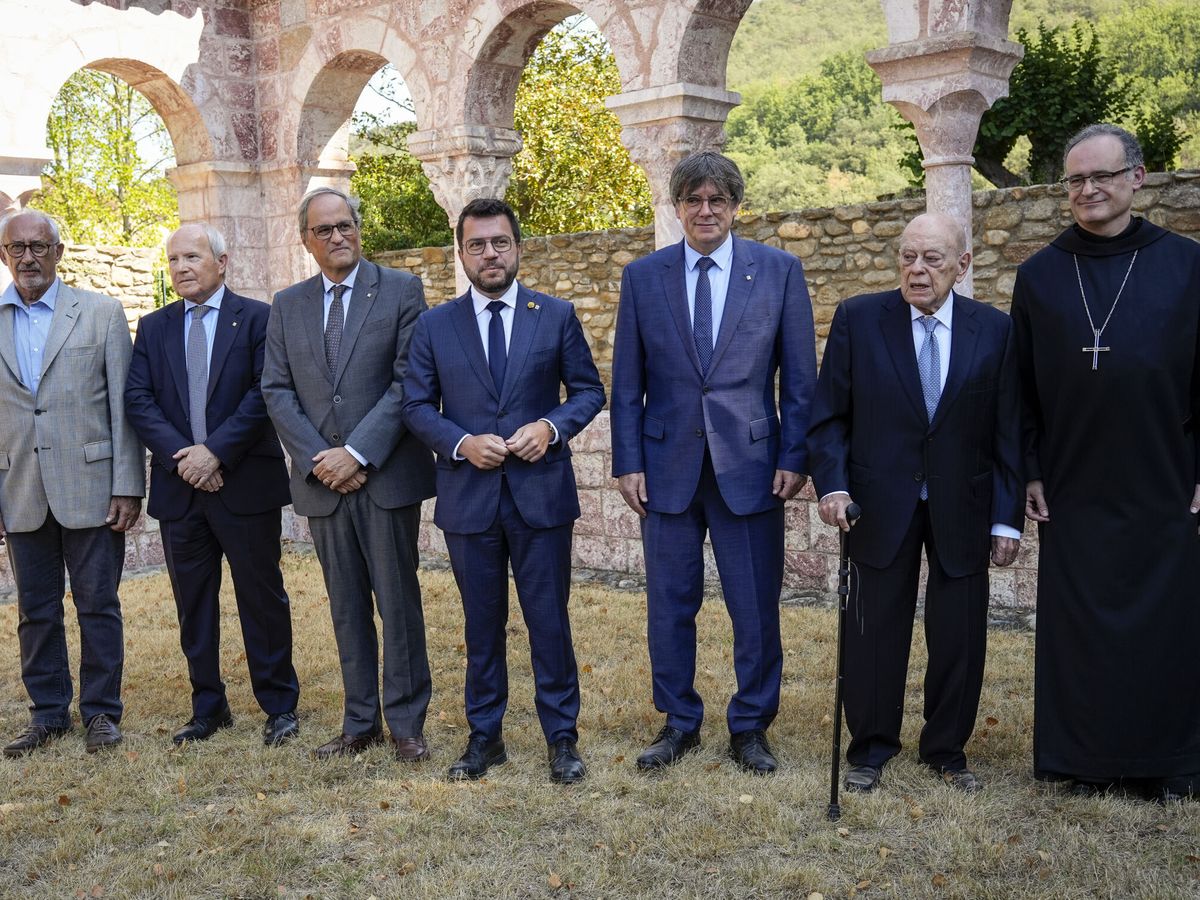 Foto: Carles Puigdemont, Pere Aragonés, y los expresidentes Jordi Pujol, José Montilla y Quim Torra. (EFE David/Borrat)