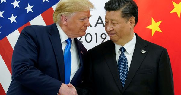 Foto: Trump estrecha la mano a Xi Jinping en la cumbre del G-20. (Reuters)