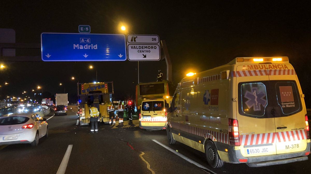 Siete heridos en un choque entre un autobús y dos coches en la A-4 en Valdemoro (Madrid)