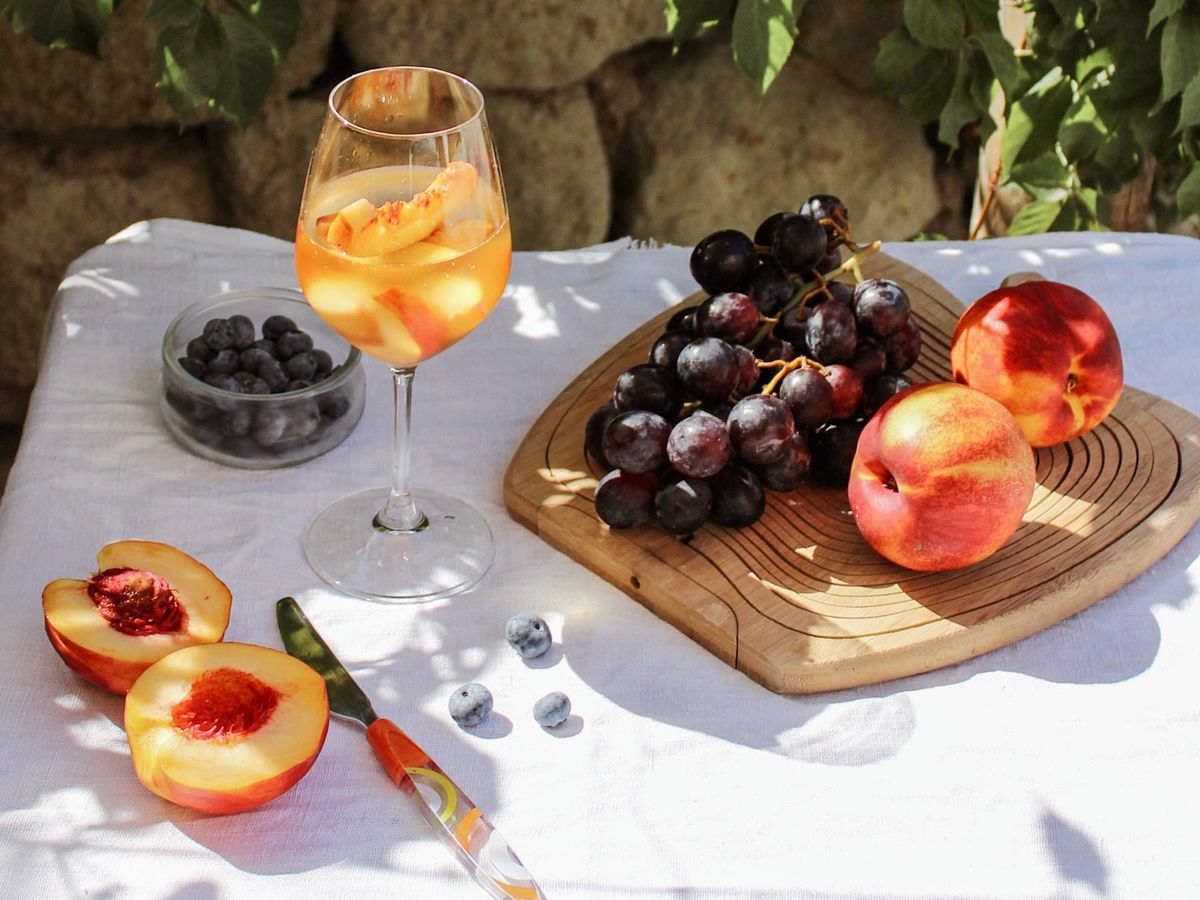 Foto: Las frutas que más azúcar tienen y las que menos. (Nataliya Melnychuk para Unsplash)